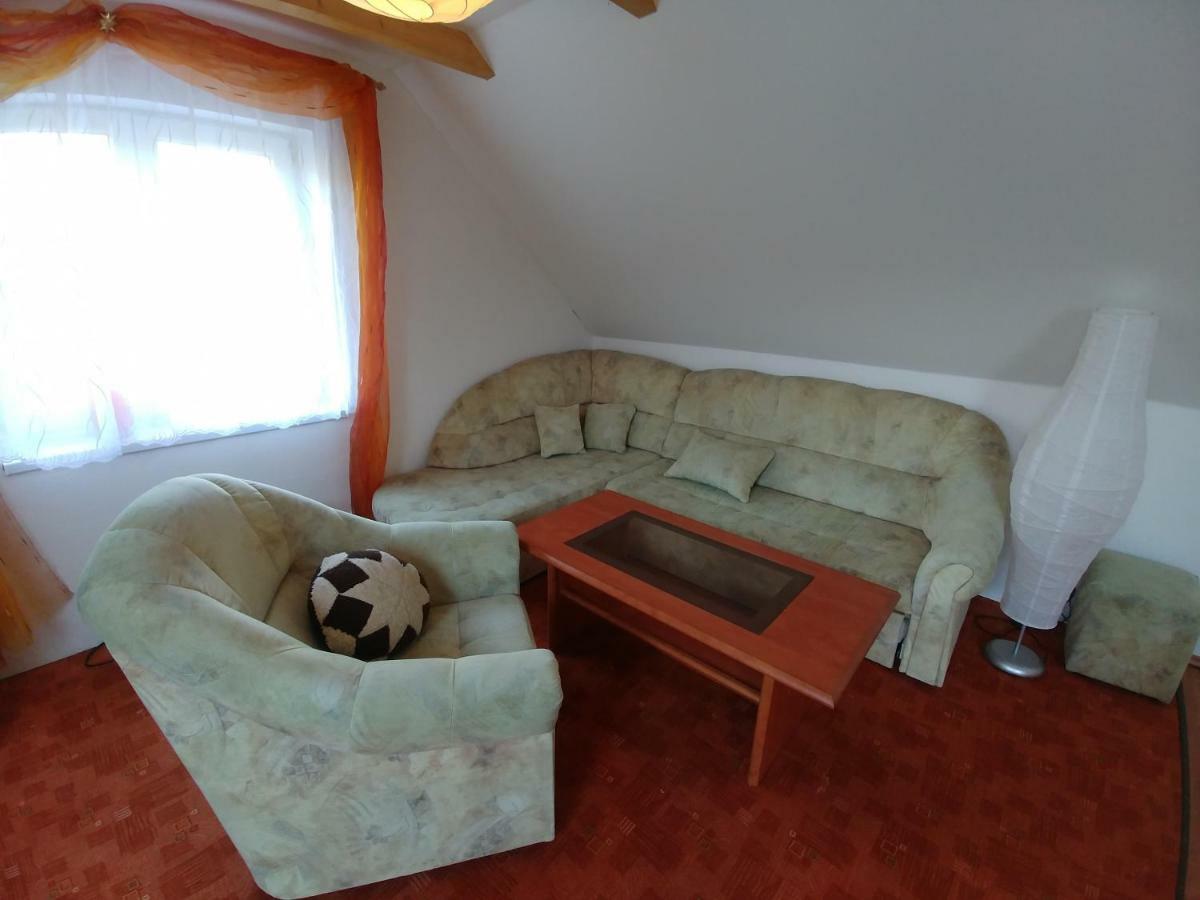 Podkrovi - Ubytovani Brdy Bohutín Extérieur photo